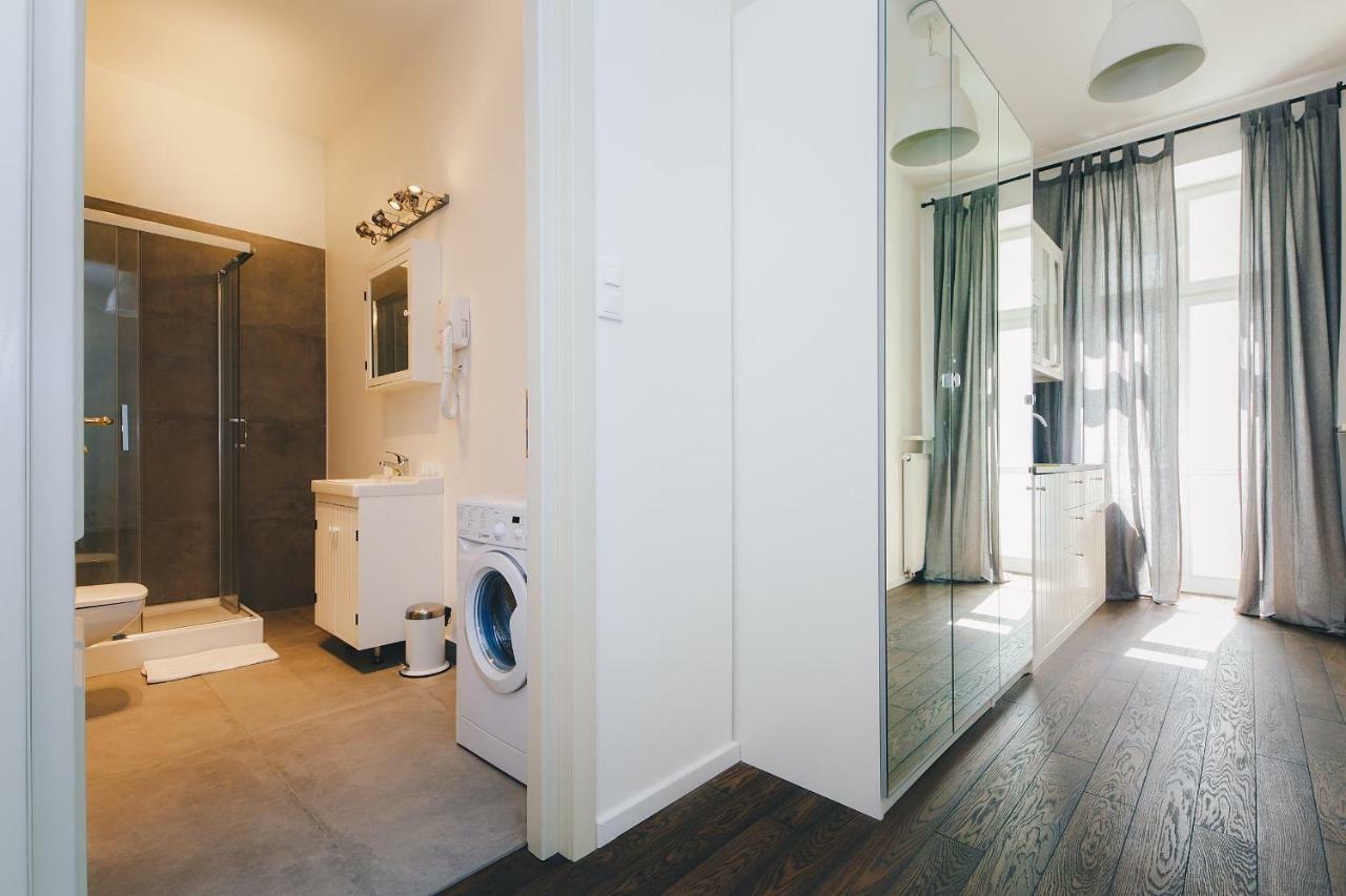 Shortstaypoland Noakowskiego Apartment